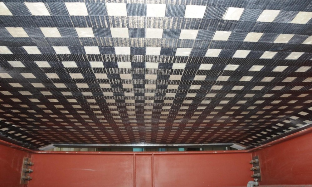 Recuperação de vigas de concreto com laminas - Stratus